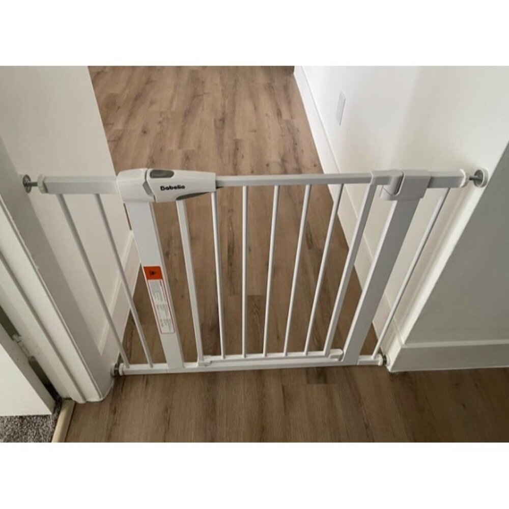 Baby Gate for Doorways and Stairs, 26''-40'' Auto Close Dog/Puppy Gate
